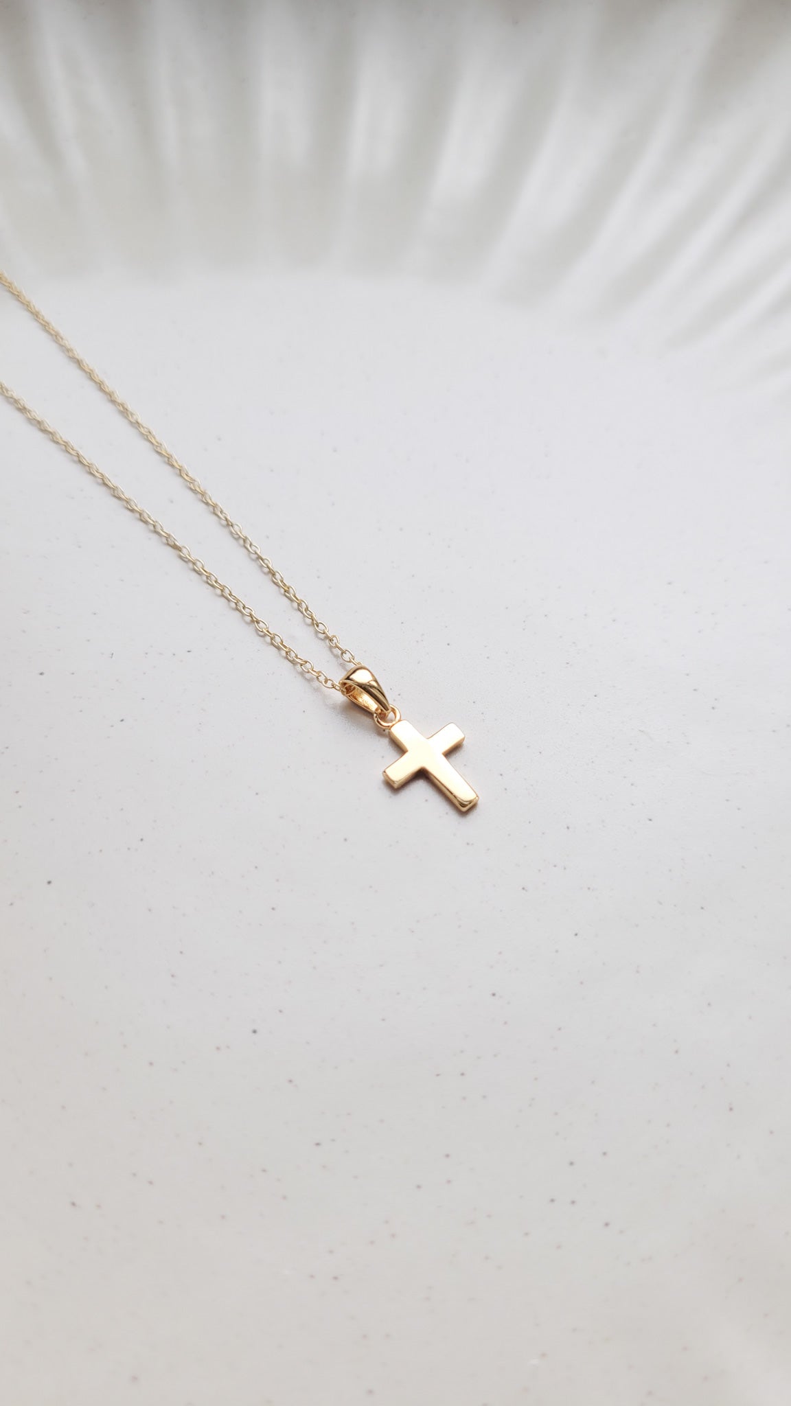 Ketting met kruisje | goud