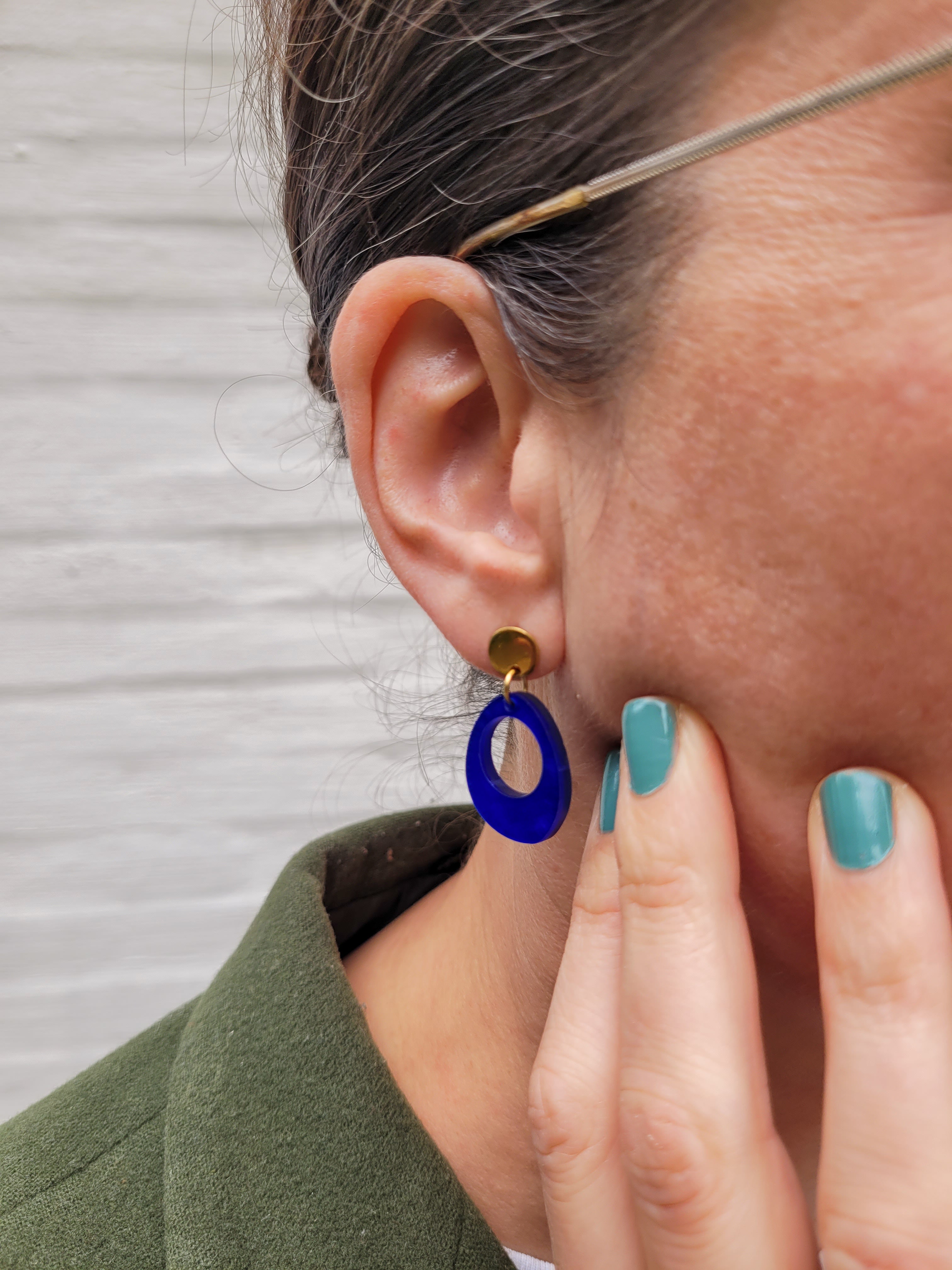 Handgemaakte kleine oorstekers Marieke – TRANSPARANT