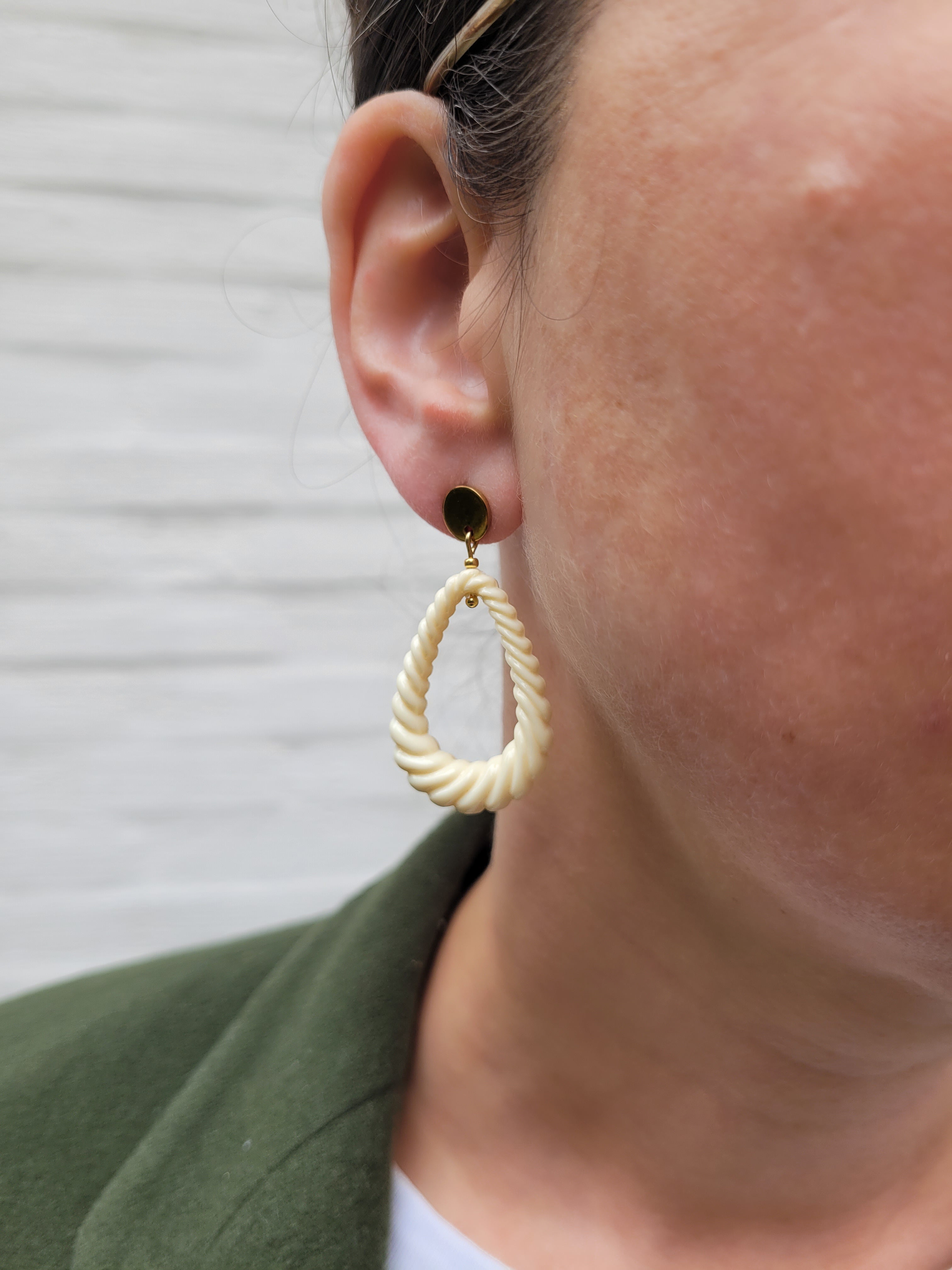 Kleine druppel oorbellen | Floortje TWISTED XS