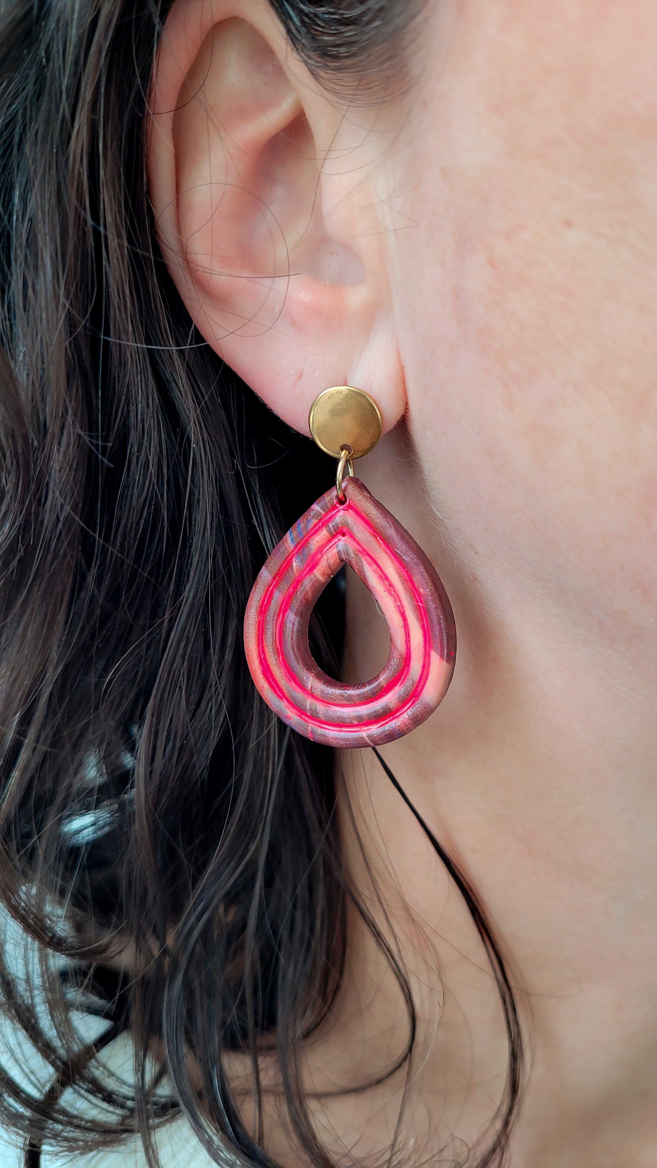 Aubergine marble oorbellen | Floortje | Limited Rubies