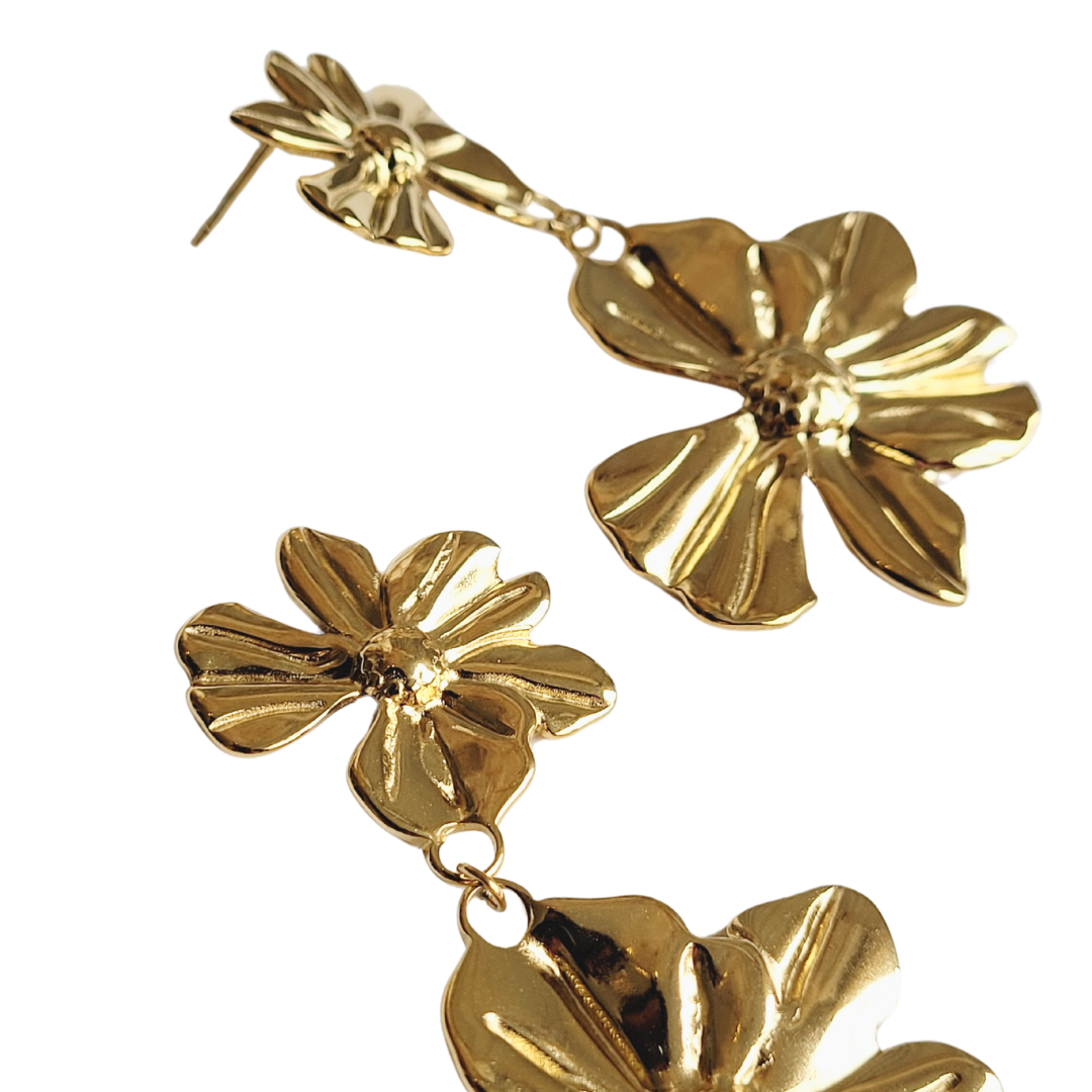 Gouden oorstekers twee bloemen