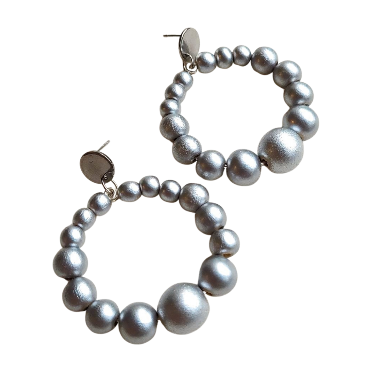 Ronde houten lichte statement oorbellen Mare handgemaakt en comfortabel