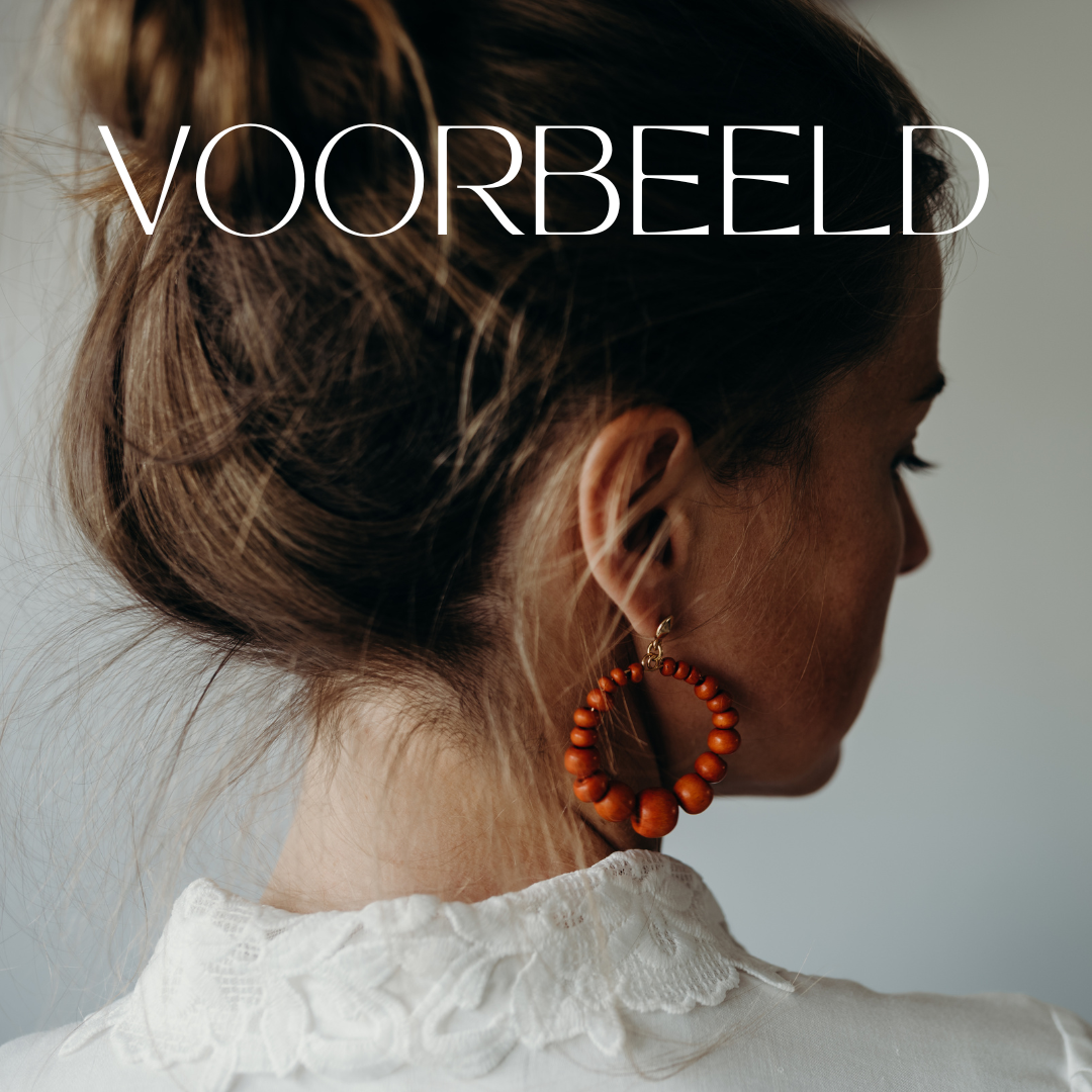 Ronde houten lichte statement oorbellen Mare handgemaakt en comfortabel