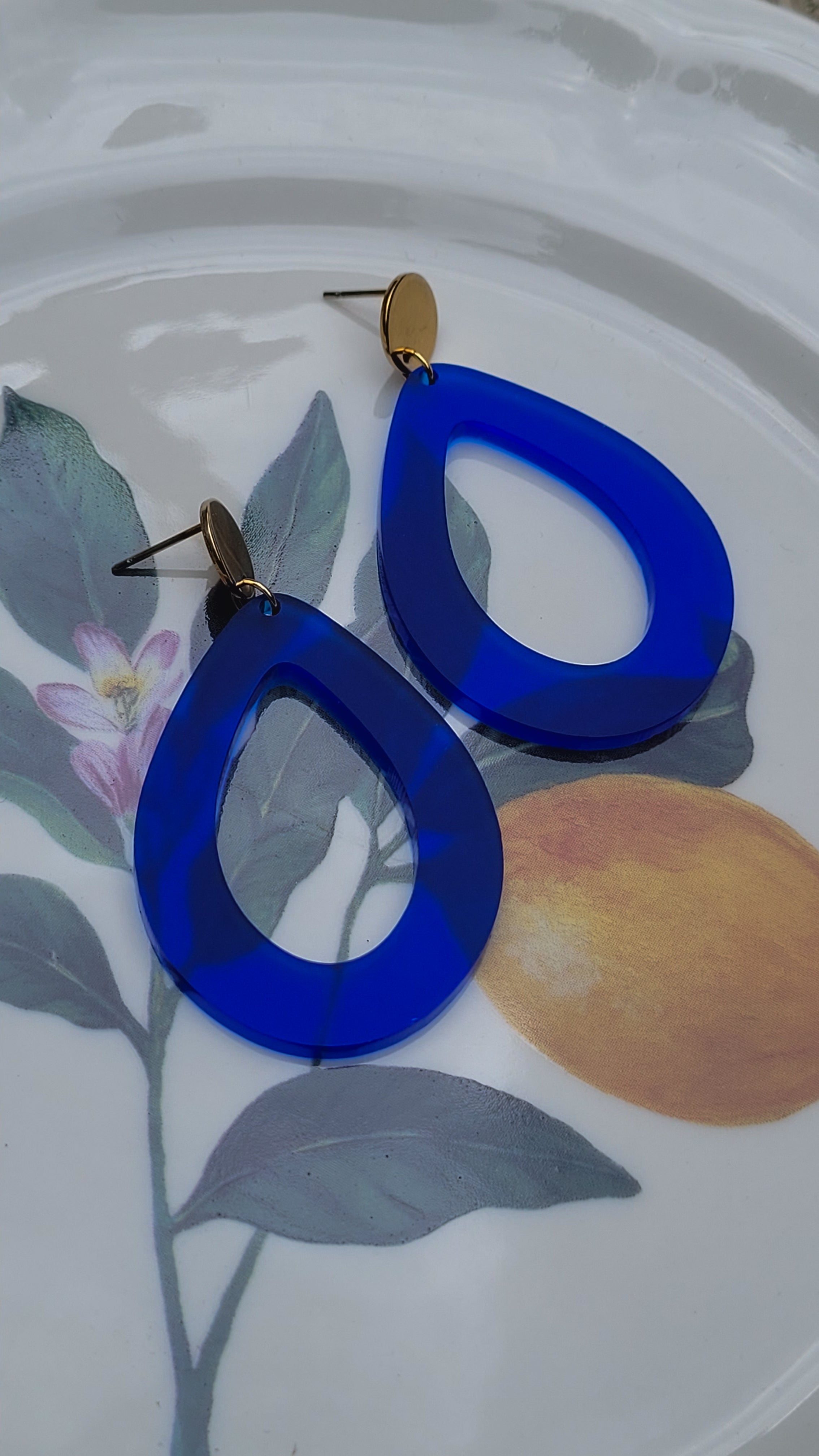 Druppel oorbellen kobaltblauw - uniek, licht en handgemaakt