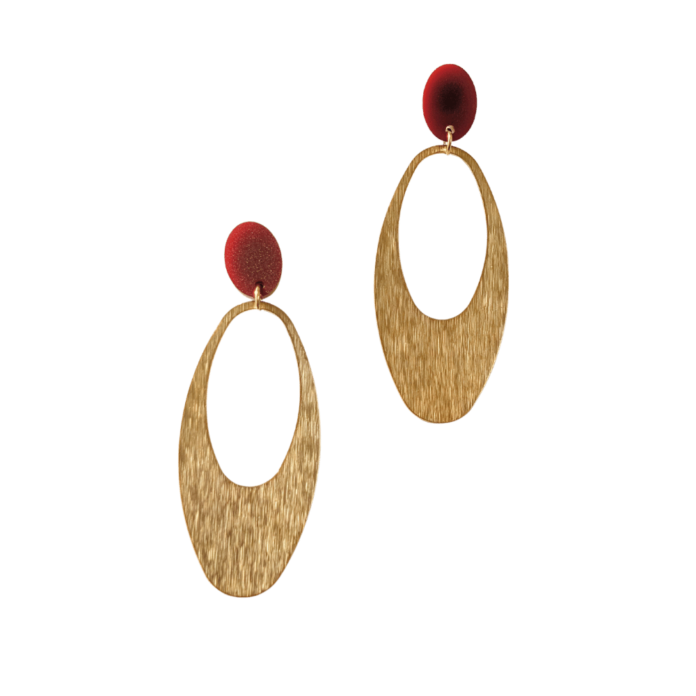 Gouden statement oorbellen Mirjam met bordeauxrode steker en ovale hanger