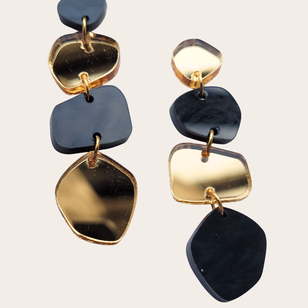 Zwart goud Pebble lichte statement oorbellen met organische vormen, handgemaakt en comfortabel