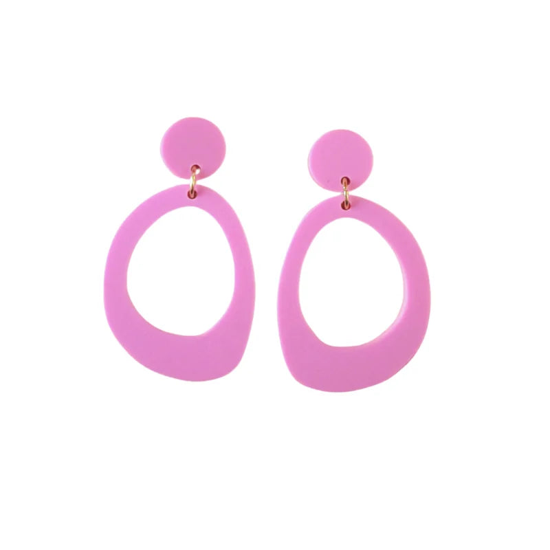 roze statement oorbellen arwen, mat, lichtgewicht, uniek en handgemaakt voor dames