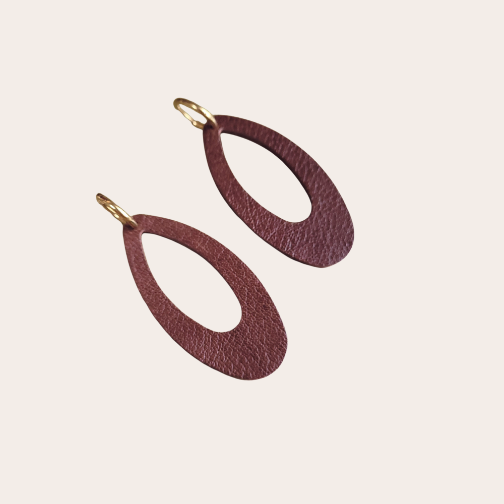 Leren druppelvorm bedels Mirjam – dubbelzijdige restleer bedels voor basic oorbellen