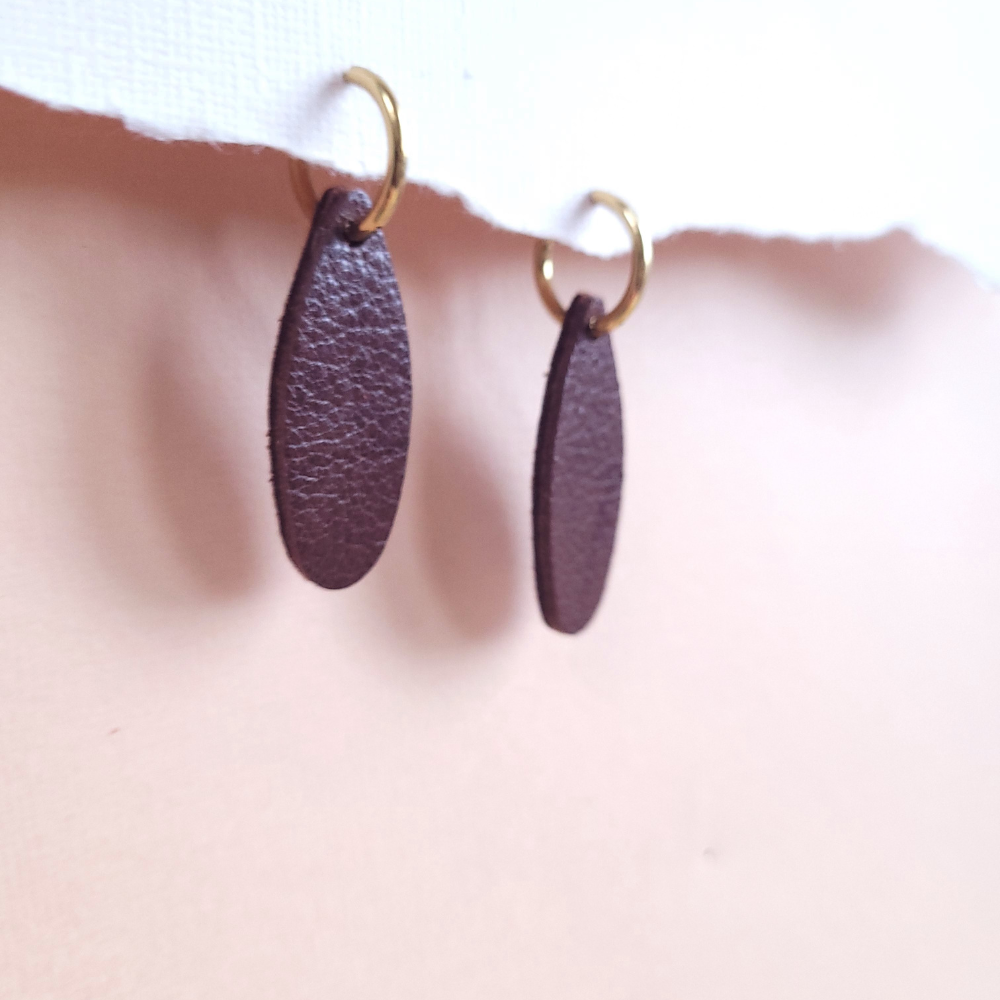 Leren smalle druppelvorm bedels – dubbelzijdige restleer bedels passend op basic oorbellen