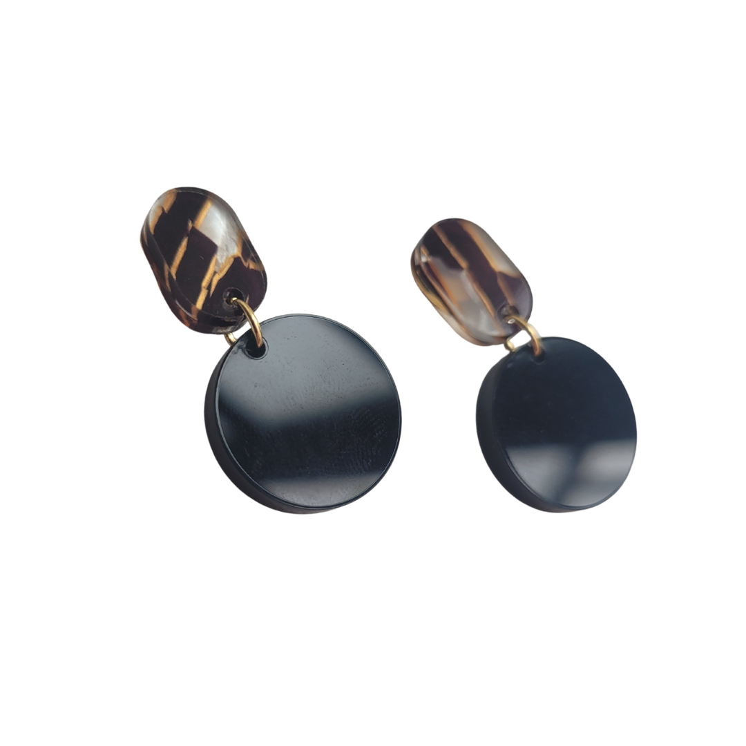 Kleine oorstekers rond | Vieve | zwart en wit