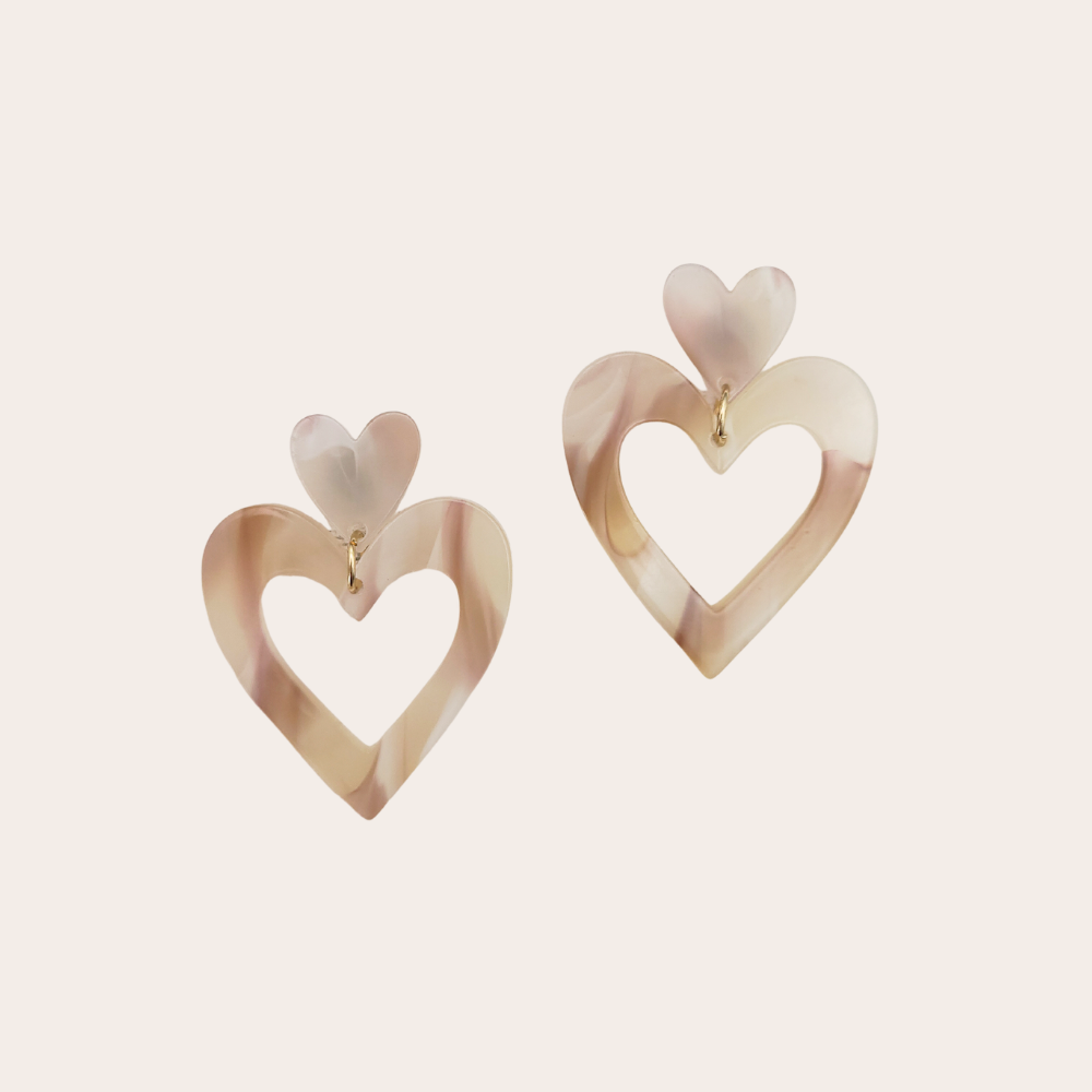 Statement oorbellen | Hartjes | Marble | Daantje beige