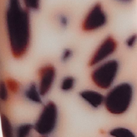 Oorbellen Lois – terrazzo ovalen oorbellen van licht cellulose acetate met goudkleurige steker