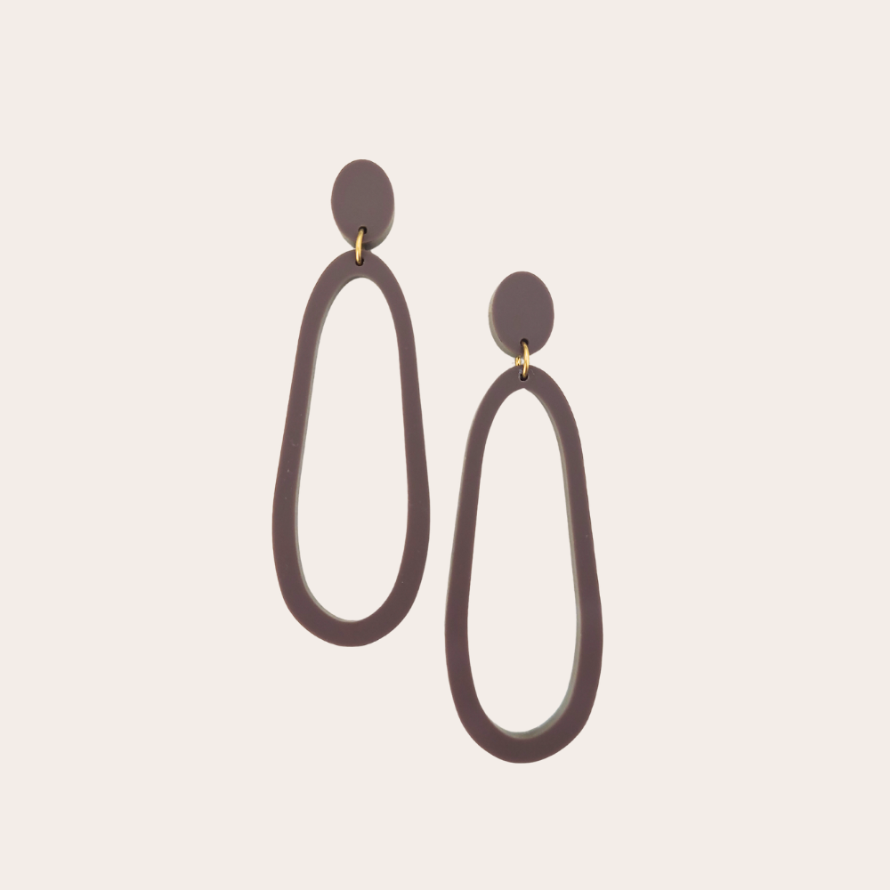 Elegante donkerbruine statement oorbellen Floortje van More Than Rubies