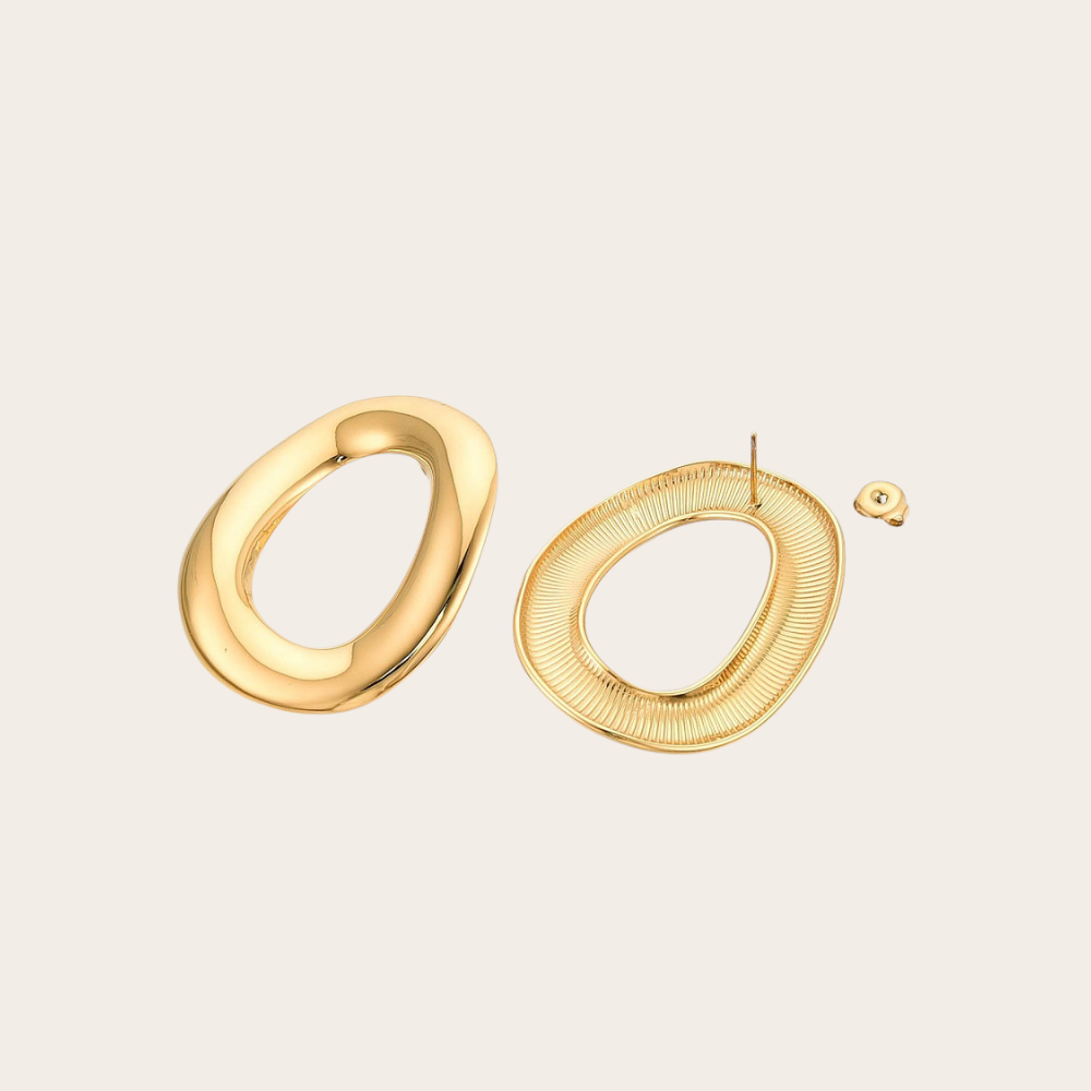 Organisch gevormde gouden oorstekers ovaal | statement oorbellen | alleen in goud!