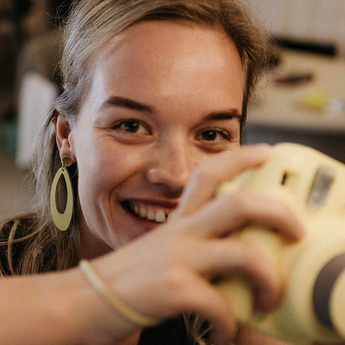 Grote oorbellen uit de Bold Rubies collectie, licht om te dragen