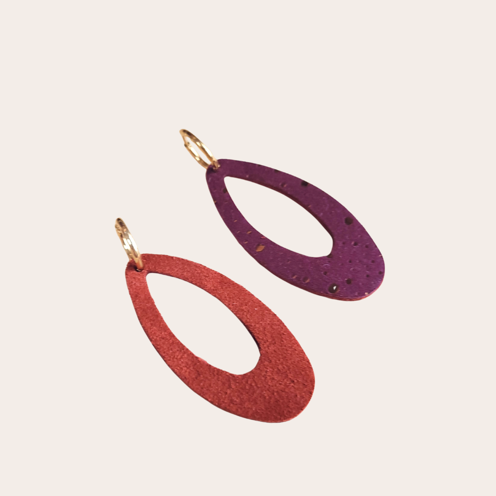 Leren druppelvorm bedels Mirjam – dubbelzijdige restleer bedels voor basic oorbellen