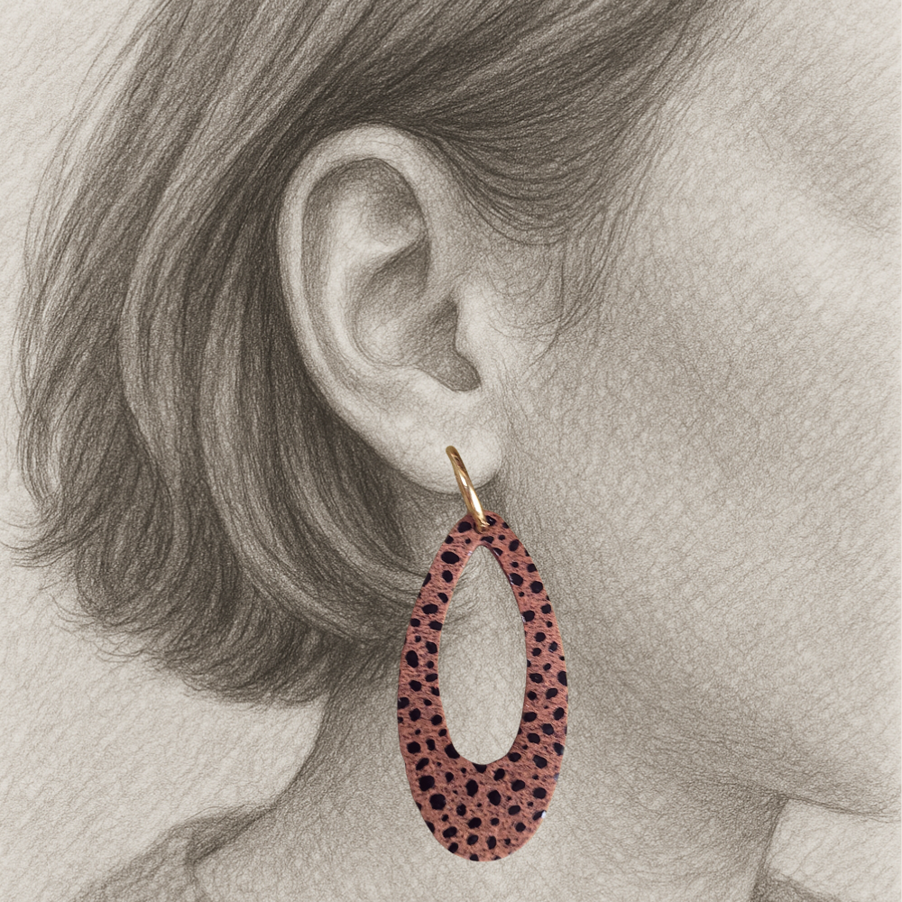 Leren druppelvorm bedels Mirjam – dubbelzijdige restleer bedels voor basic oorbellen